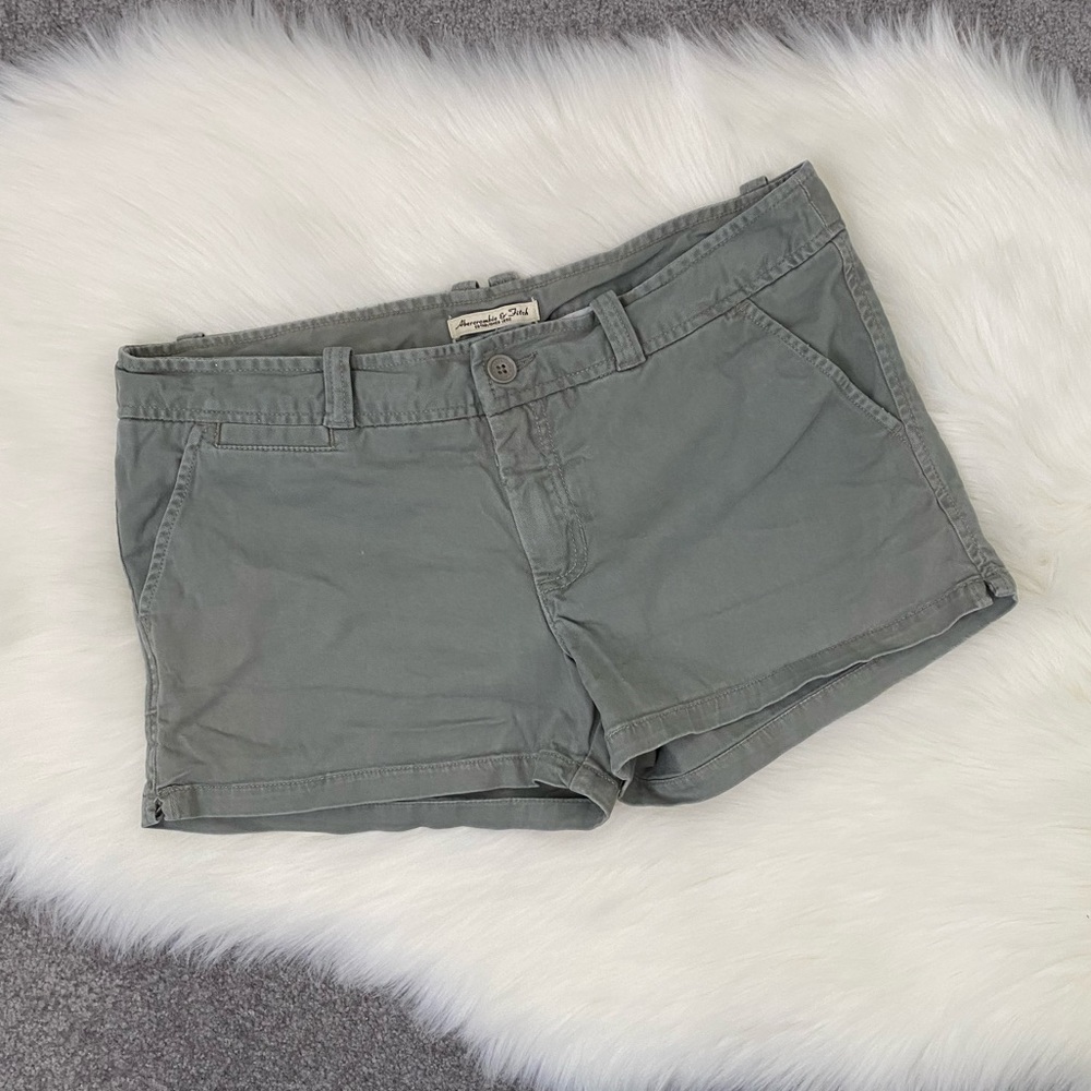 NEW Abercrombie & Fitch Sage Green Shorts - Sz 10